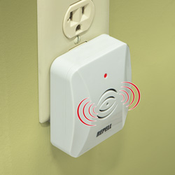 3 Pack of Ultrasonic Pest Repellers&nbsp;&nbsp;Model#&nbsp;GH-324